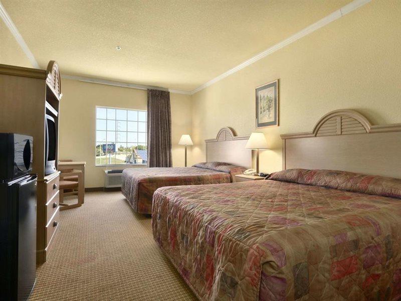 Отель Super 8 By Wyndham San Antonio/Alamodome Area Экстерьер фото