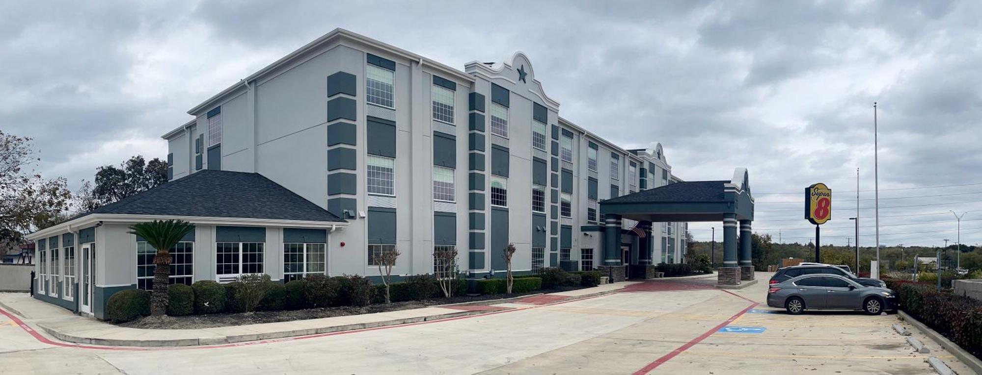 Отель Super 8 By Wyndham San Antonio/Alamodome Area Экстерьер фото